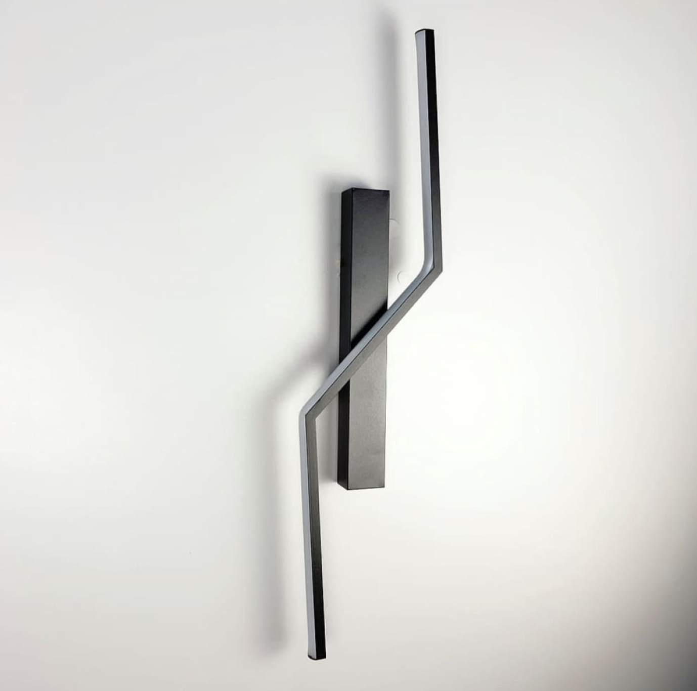 Лівий настінний світильник у чорному корпусі 60 см YG319/600L (Лівий+Правий) 